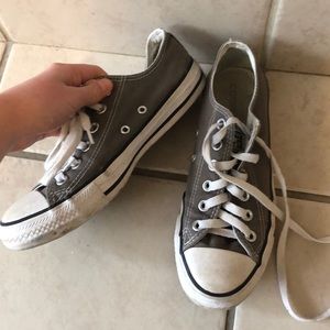 Gray short Converse